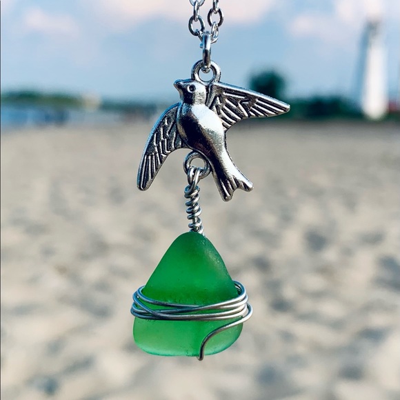 Tropical Sparrow Seaglass Necklace - Picture 5 of 8